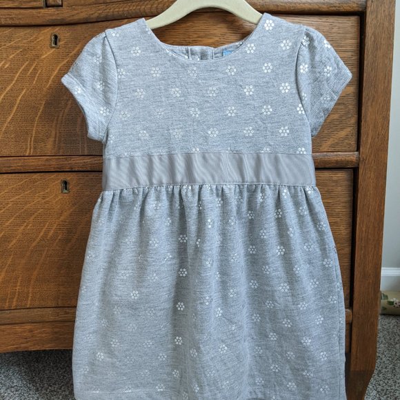 🌟 Baby Gap Gray/Silver Flower print dress size 3 - Picture 2 of 16